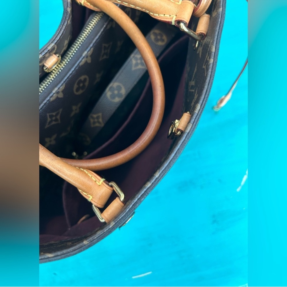 Louis Vuitton 2017 Montaigne GM bag, EUC - Picture 10 of 16